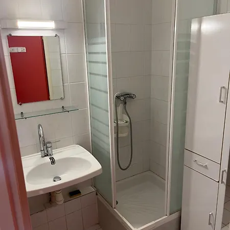 Wi Fi,vue Marina ,parking ,plage A Pied *